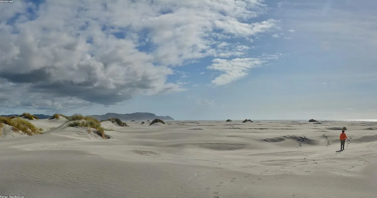 10 Signs You're Dating a Narcissist (That Are Easy to Miss)