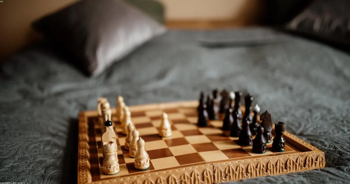 How to Spot an Emotional Manipulator Before It's Too Late