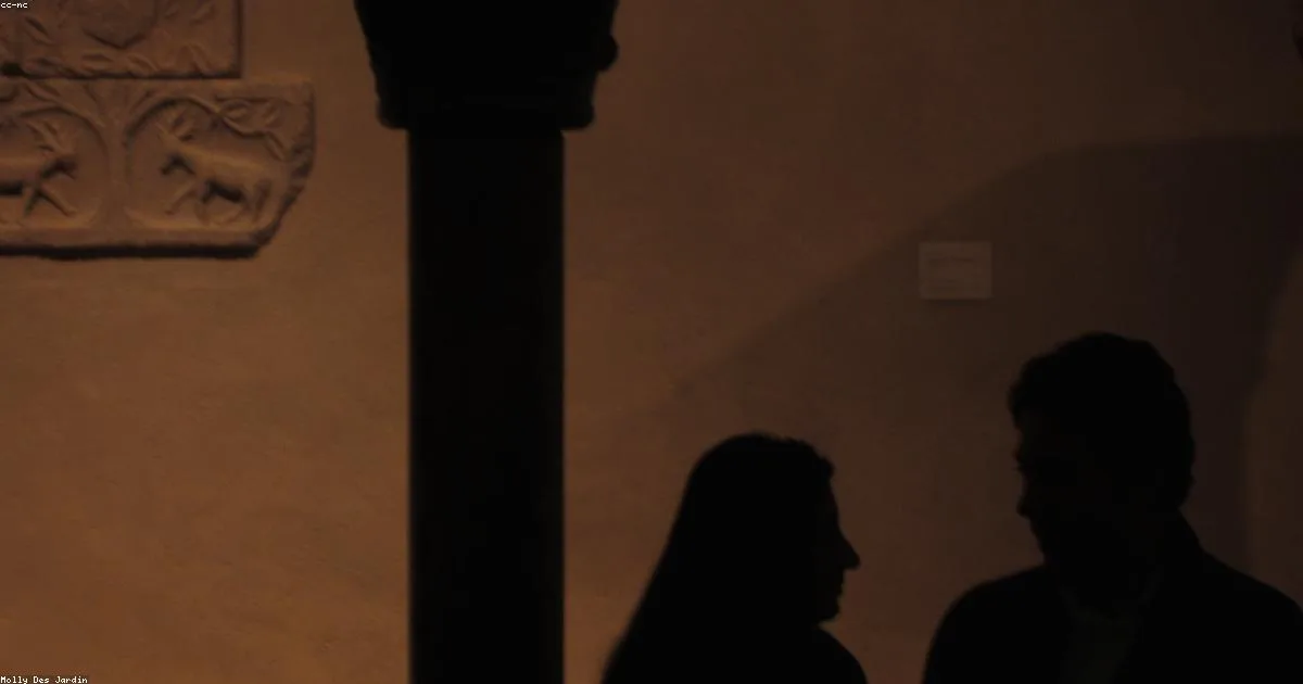 Anxious-Avoidant Relationship: Why Opposites Keep Finding Each Other